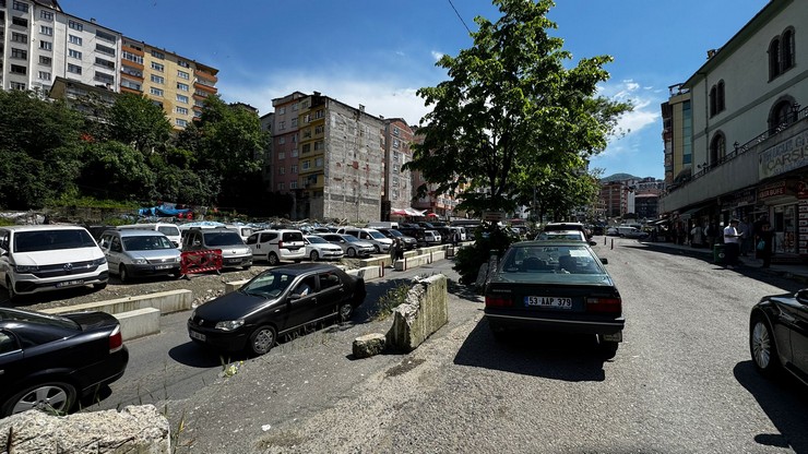 adi-yenikoy-kendi-ortacag-cumhurbaskani-erdoganin-memleketinde-mahalleli-ortacag-goruntusunden-kurtarilmayi-bekliyor-23.jpg