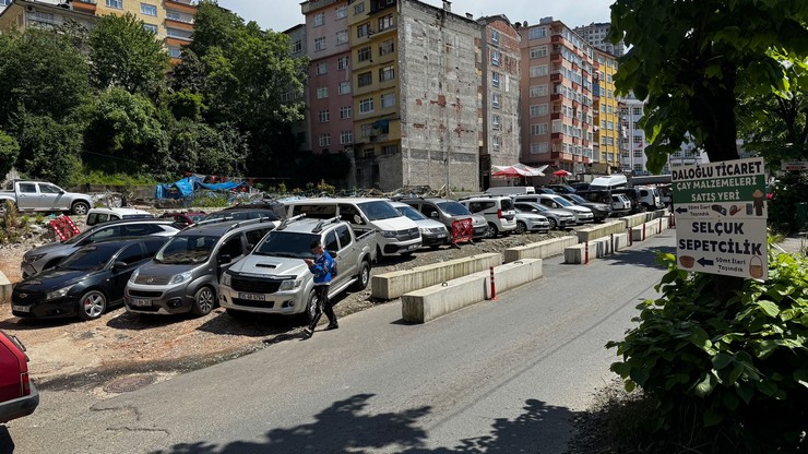 adi-yenikoy-kendi-ortacag-cumhurbaskani-erdoganin-memleketinde-mahalleli-ortacag-goruntusunden-kurtarilmayi-bekliyor-24.jpg