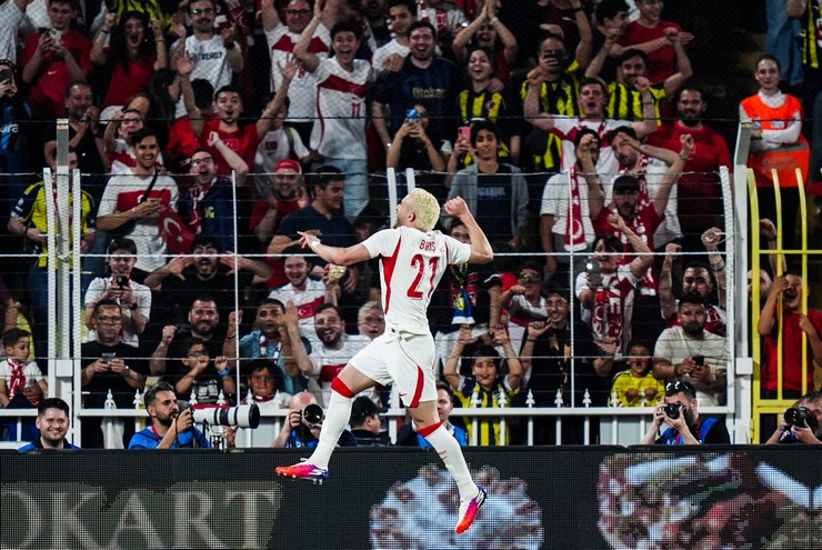 rizeli-milli-futbolcu-baris-alper-yilmaz-1.jpg