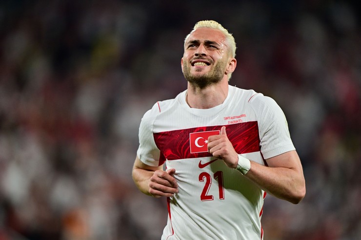 rizeli-milli-futbolcu-baris-alper-yilmaz-2.jpg