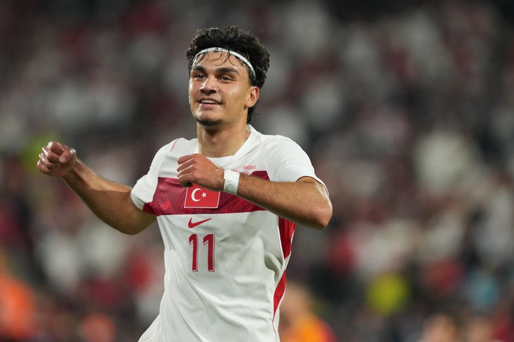 rizeli-milli-futbolcu-can-uzun-1.jpg