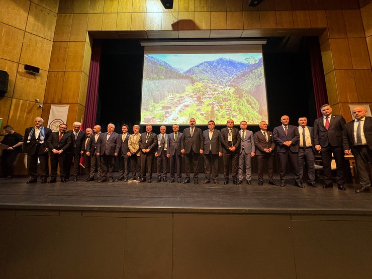 aykur-rizesporda-yeni-donem-35-baskan-ali-zeki-saruhan-oldu-4.jpg