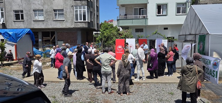 rizenin-ardesen-ilcesinde-aile-isletmelerini-guclendirmek-ve-uretimi-surdurulebilir-kilmak-amaciyla-hayata-gecirilen-sebze-yetistiriciliginde-aile-isletmeciligi-modeli-3.jpg