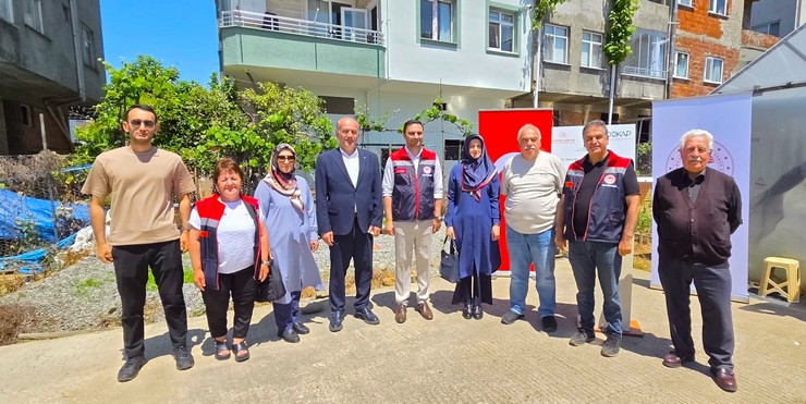 rizenin-ardesen-ilcesinde-aile-isletmelerini-guclendirmek-ve-uretimi-surdurulebilir-kilmak-amaciyla-hayata-gecirilen-sebze-yetistiriciliginde-aile-isletmeciligi-modeli-8.jpg
