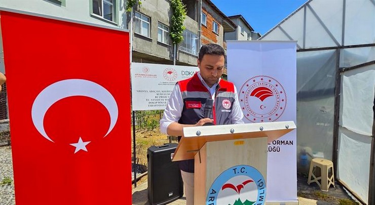 rizenin-ardesen-ilcesinde-aile-isletmelerini-guclendirmek-ve-uretimi-surdurulebilir-kilmak-amaciyla-hayata-gecirilen-sebze-yetistiriciliginde-aile-isletmeciligi-modeli-p-1.jpg