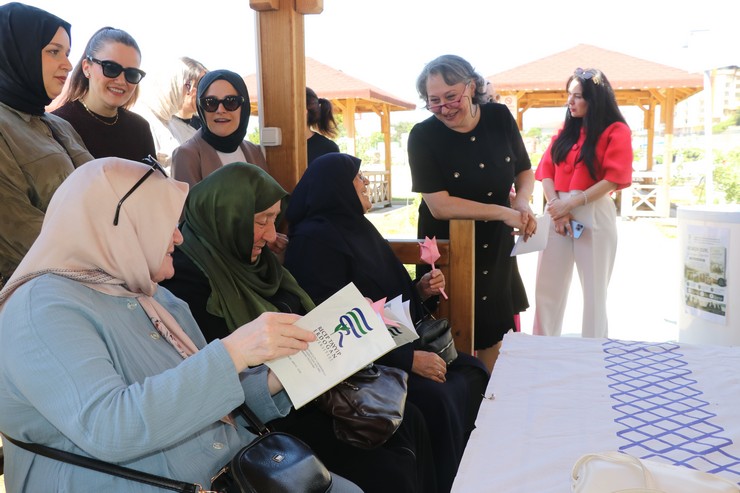rizede-universite-ogrencileri-yaslilarin-hayat-hikayelerini-kitaplastirdi-2.jpg