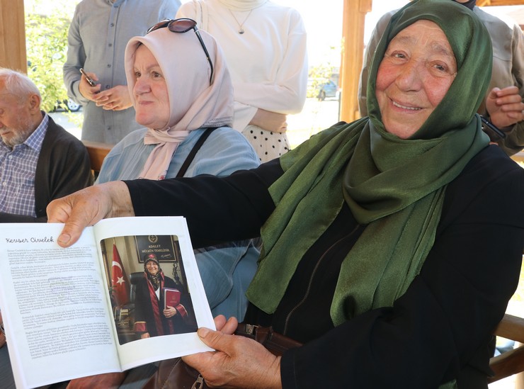rizede-universite-ogrencileri-yaslilarin-hayat-hikayelerini-kitaplastirdi-3.jpg