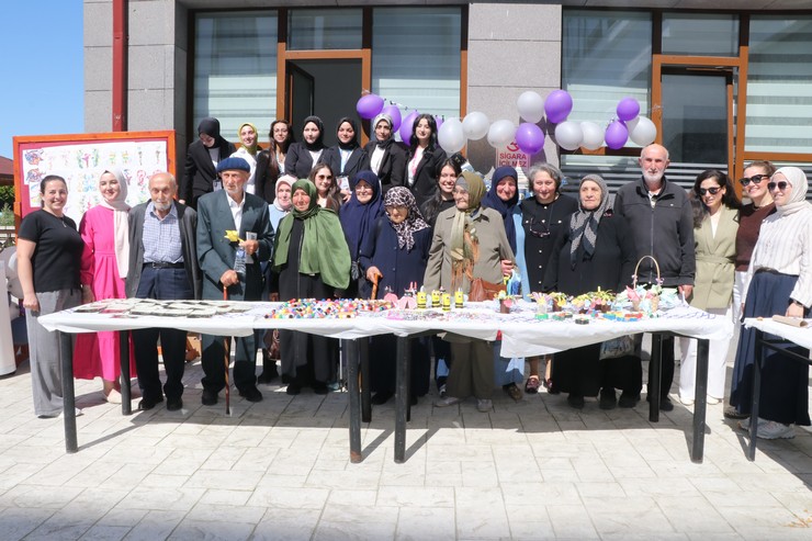 rizede-universite-ogrencileri-yaslilarin-hayat-hikayelerini-kitaplastirdi-6.jpg