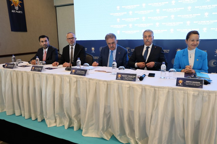 ak-partinin-genel-merkez-siyasi-ve-hukuki-isler-baskanligi-akdeniz-bolge-toplantisi-adanada-duzenlendi-2.jpg