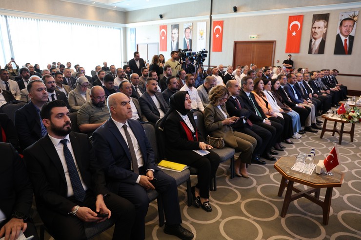 ak-partinin-genel-merkez-siyasi-ve-hukuki-isler-baskanligi-akdeniz-bolge-toplantisi-adanada-duzenlendi-5.jpg