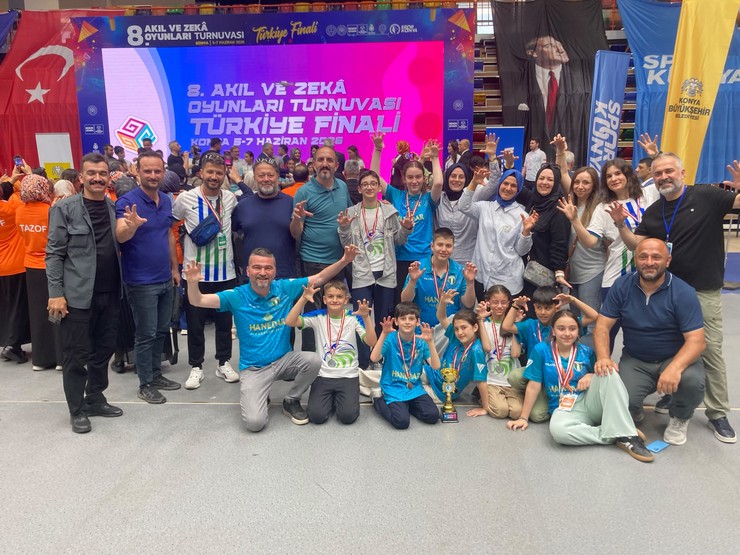 8-akil-ve-zeka-oyunlari-turnuvasi-turkiye-finali-konyada-sona-erdi-turnuvada-rize-takim-halinde-turkiye-ikincisi-olarak-buyuk-bir-basariya-imza-atti-1.jpg