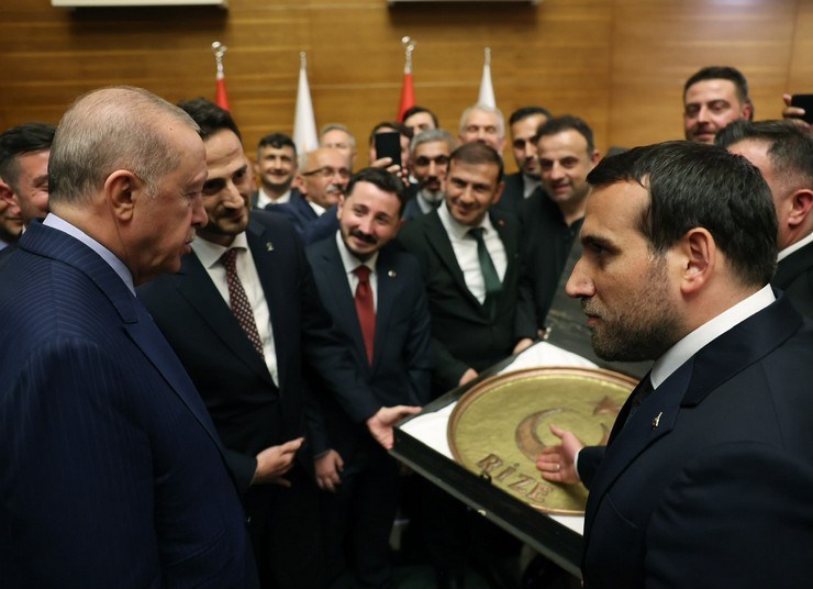ak-parti-rize-merkez-ilce-baskanligi-ankarada-gerceklestirdigi-ust-duzey-ziyaret-programi-12.jpg