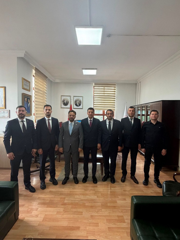 ak-parti-rize-merkez-ilce-baskanligi-ankarada-gerceklestirdigi-ust-duzey-ziyaret-programi-2.jpg