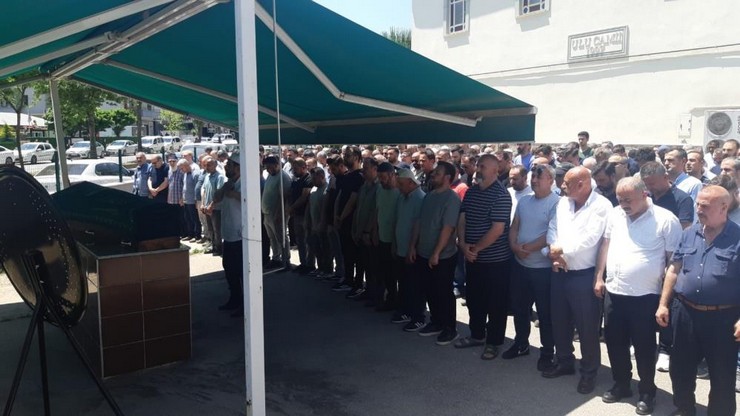 kocaelinin-derince-ilcesinde-12-yasindaki-sma-hastasi-cocugunun-bagli-oldugu-cihazin-fisini-ceken-baba-ardindan-intihar-etti-2.jpg