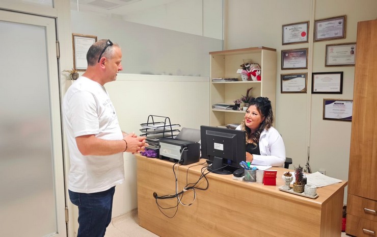 artvinde-gorev-yapan-anestezi-uzmani-dr-mukadder-karakaya-50-filistinde-savasin-ortasinda-kalan-cocuklarin-yasadigi-saglik-sorunlarina-dikkat-cekmek-icin-hazirladi.jpg