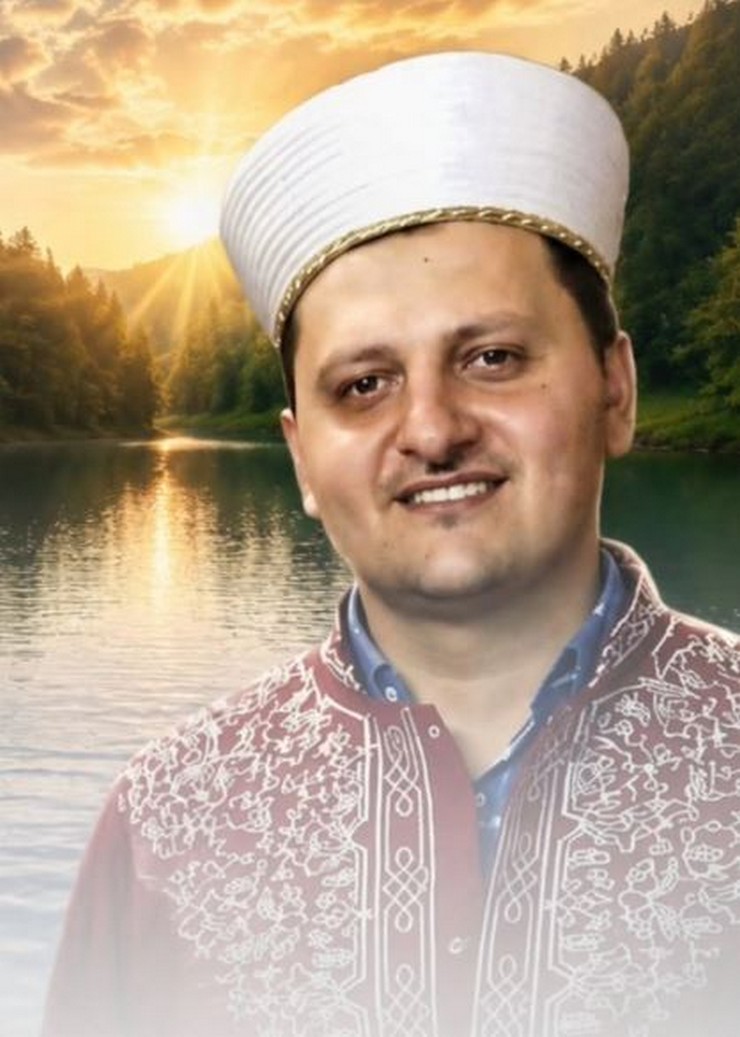 artvinin-arhavi-ilcesinde-serinlemek-icin-girdikleri-golette-bogulma-tehlikesi-gecirip-ekiplerce-sudan-cikarilan-imamlar-mustafa-gedikli-42-ve-rustem-ozdemir-26.jpg
