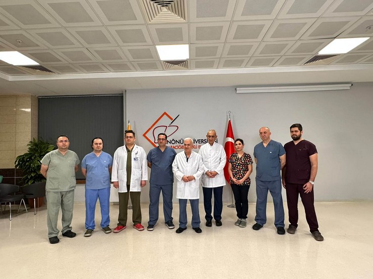 dunyanin-ilk-8li-capraz-karaciger-nakli-malatyada-yapildi-11.jpg