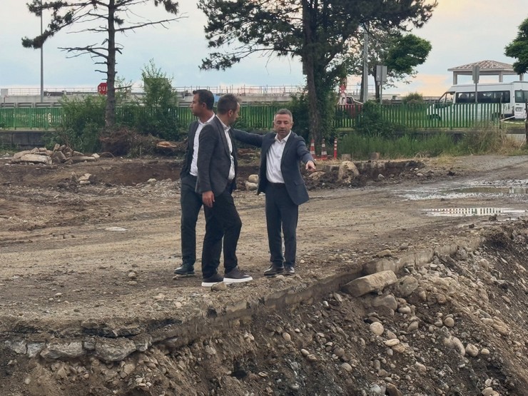 rizede-bir-donem-saglik-kampusu-kurulacagi-mujdesiyle-buyuk-heyecan-yaratan-ancak-binasi-dahi-yapilmadan-kapatilan-eczacilik-fakultesi-arazisinin-akibeti-belli-oldu-3.jpg
