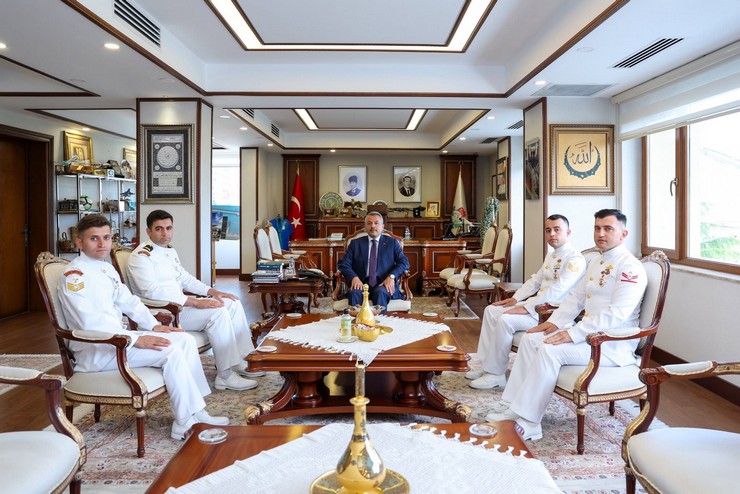 sahil-guvenlik-komutanliginin-kurulusunun-44-yil-donumu-rizede-duzenlenen-anlamli-bir-ziyaretle-kutlandi-2.jpg