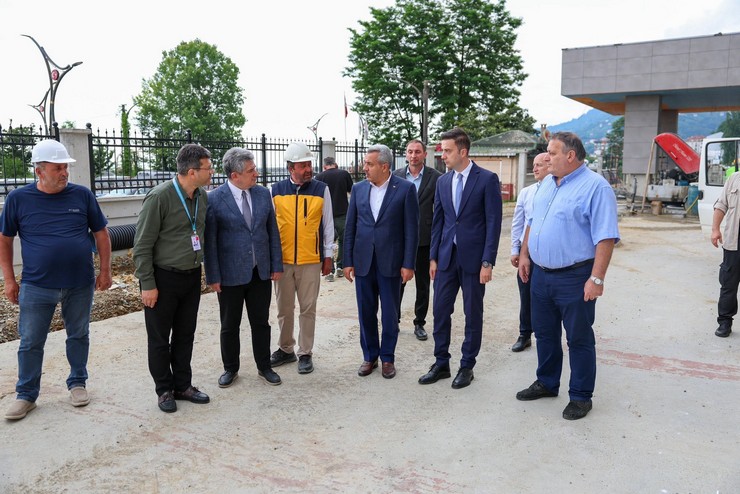 rize-valisi-ihsan-selim-baydas-cayeli-ilcesinde-yapimi-devam-eden-50-yatakli-cayeli-devlet-hastanesi-insaatini-ziyaret-ederek-incelemelerde-bulundu-4.jpg