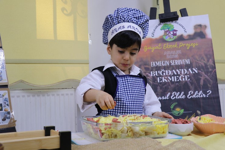 rizede-anaokulu-ogrencilerine-bayat-ekmek-projesi-ile-sifir-atik-bilinci-asilandi-1.jpg
