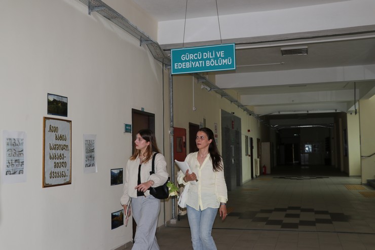 rizede-48-yasindaki-fatma-meral-ucuncu-universiteden-birincilikle-mezun-olmayi-basardi-10.jpg