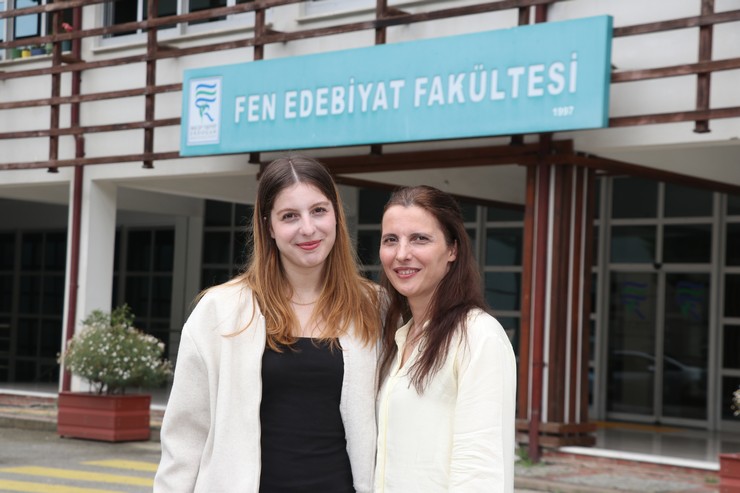 rizede-48-yasindaki-fatma-meral-ucuncu-universiteden-birincilikle-mezun-olmayi-basardi-3.jpg
