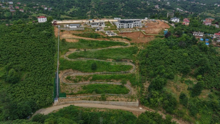40-kilometre-hiz-850-metrelik-parkur-karadenizin-en-uzun-dag-kizagi-trabzonda-hizmete-giriyor-1.jpg