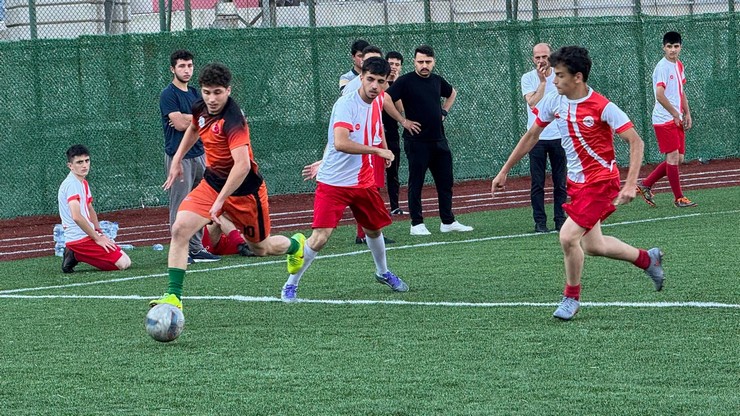 rize-hafizlik-proje-imam-hatip-ortaokulu-futbol-takimi-ust-uste-ikinci-kez-sampiyon-9.jpg