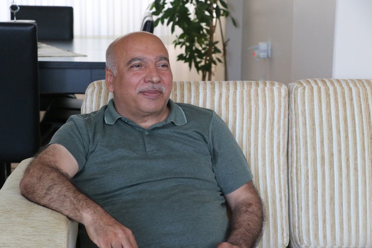 rizede-yasayan-haci-ali-sag2-ve-selime-karadas-cifti-ogullarinin-kardes-ozlemini-gidermek-icin-6-yil-once-koruyucu-aile-olduklari-kiz-cocuguna-ozenle-bakiyor-3.jpg