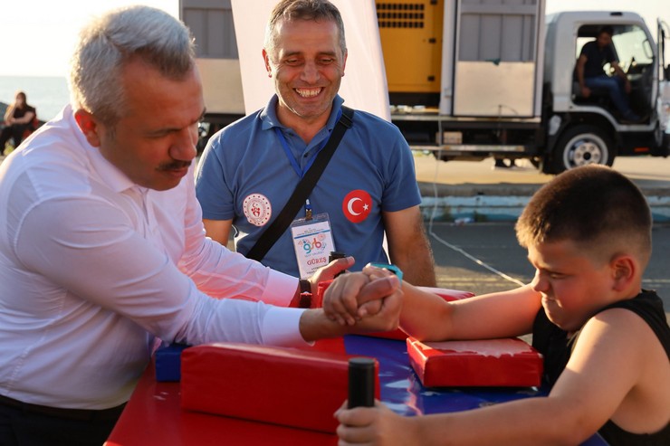 rizede-yaz-spor-okullari-coskuyla-basladi-4.jpg