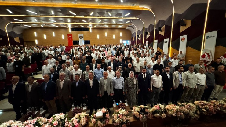 oz-gida-is-sendikasi-dogu-karadeniz-rize-subesinin-4-olagan-genel-kurulu-ramada-otelde-yogun-bir-katilimla-gerceklestirildi-1.jpg