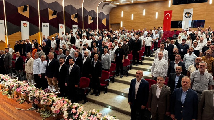 z-gida-is-sendikasi-dogu-karadeniz-rize-subesinin-4-olagan-genel-kurulu-ramada-otelde-yogun-bir-katilimla-gerceklestirildi-7-001.jpg