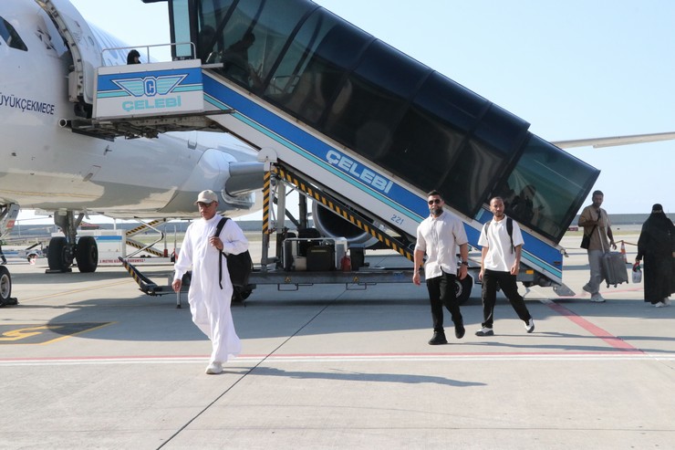 rize-artvin-havalimanina-suudi-arabistanin-el-hofuf-sehrinden-direkt-ucus-yapildi-3.jpg