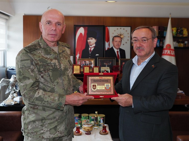 4-kolordu-komutani-korgeneral-ahmet-kurumahmuttan-caykura-ziyaret-3.jpg