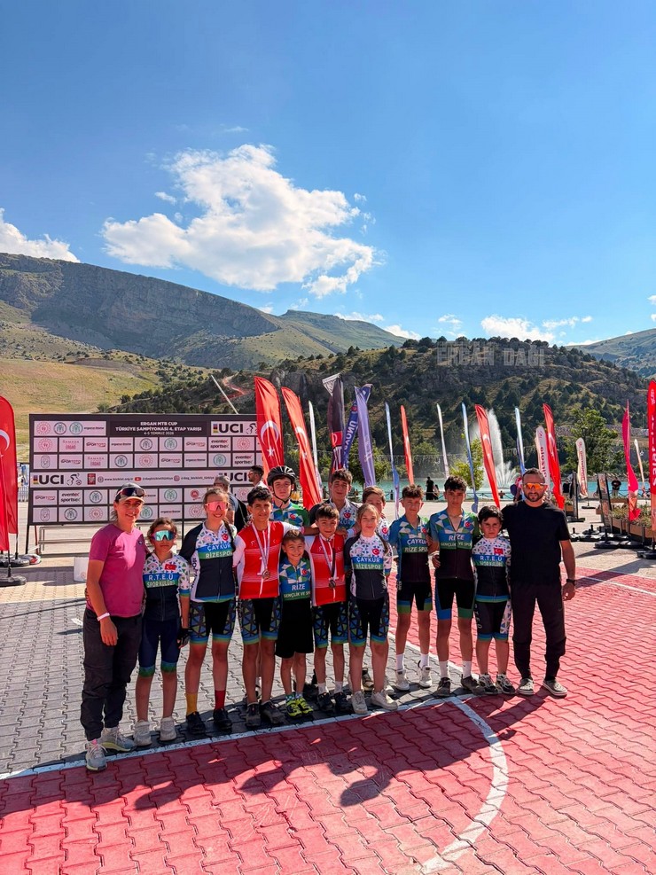 rizenin-altin-pedallari-erzincandan-cifte-sampiyonluk-cikti-4.jpg