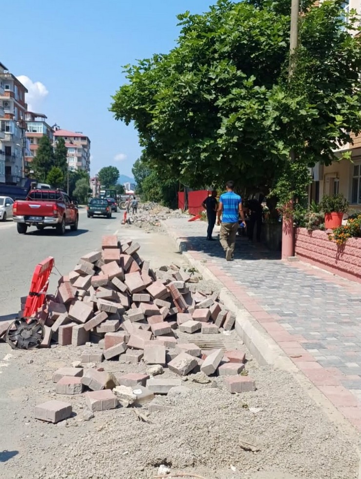 ardesen-belediyesi-sahada-zamanla-yarisiyor-ilcenin-cehresi-degisiyor-9.jpg