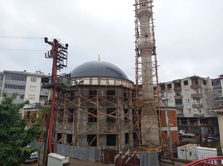 findiklida-ada-camii-ve-kuran-kursu-insaati-devam-ediyor-2.jpg