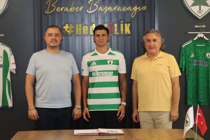 trendyol-1-ligin-yeni-ekiplerinden-muglaspor-nesine-3-lig-ekiplerinden-etimesgut-sk-formasi-giyen-22-yasindaki-rizeli-defans-oyuncusu-alihan-kazmazi-renklerine-bagladi-3.jpg