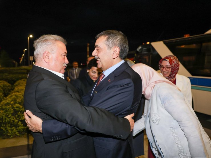 milli-egitim-bakani-yusuf-tekin-bir-dizi-ziyaretlerde-bulunmak-ve-programlara-katilmak-uzere-rizeye-geldi-21.jpeg
