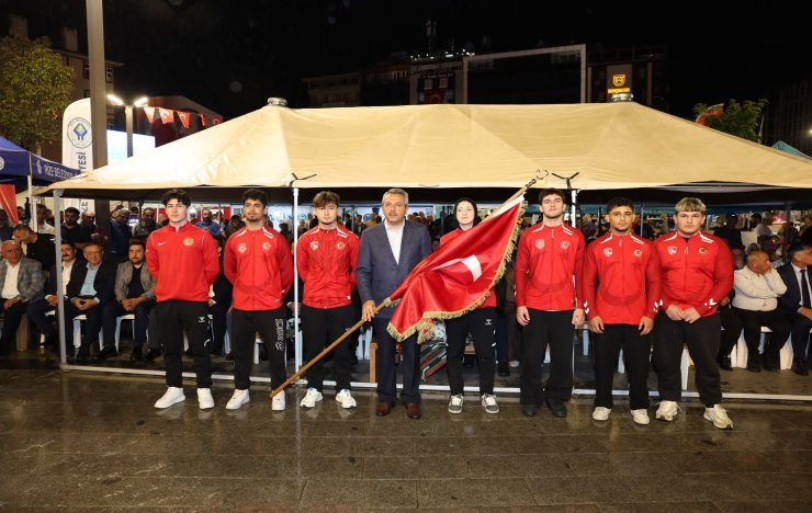 rizenin-15-temmuz-anmasi-demokrasi-ve-birlik-ruhu-yeniden-canlandirildi-6.jpg