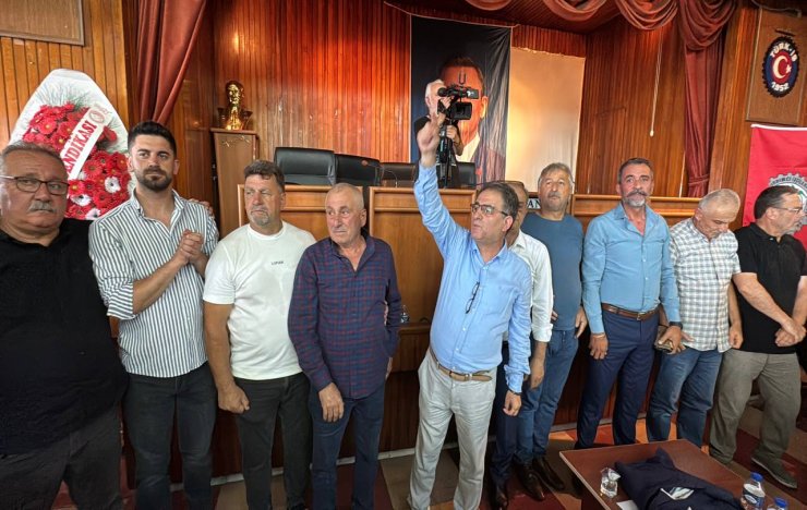 cumhuriyet-halk-partisi-chp-genel-merkez-yonetimi-tarafindan-rize-il-baskani-saltuk-deniz-ve-merkez-ilce-baskani-necati-topaloglunun-yonetim-kurulu-uyeleriyle-birlikte-gorevden-alinmasi-rize-orgut-5.jpg