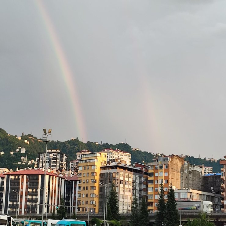 rize-semalarinda-gorsel-solen-cift-gokkusagi-hayran-birakti-1.jpeg