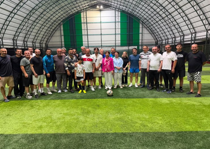 anahtar-parti-genel-baskani-yavuz-agiralioglu-istanbulda-aldigim-anlamli-caykur-rizespor-formasi-vesilesiyle-tum-rizeye-selamlarimi-iletiyorum-en-kisa-surede-rizeye-gelerek-hemsehrilerimle-kucaklasacagim-d-3-001.jpeg