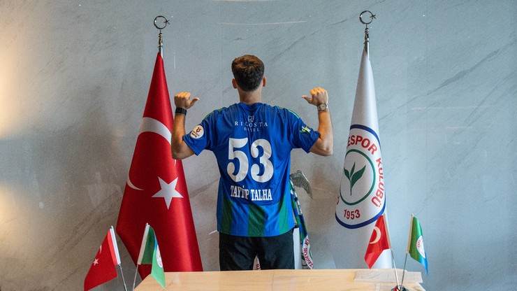 trendyol-super-lig-ekiplerinden-caykur-rizespor-besiktasin-stoperi-tayyip-talha-sanucu-2-yilligina-kadrosuna-katti-5.jpg