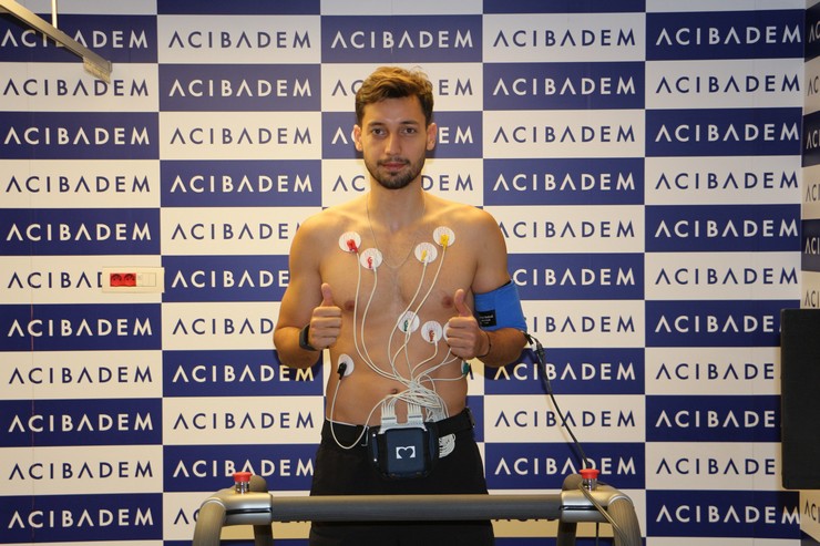 trendyol-super-lig-ekiplerinden-caykur-rizespor-besiktasin-stoperi-tayyip-talha-sanucu-2-yilligina-kadrosuna-katti-6.jpg