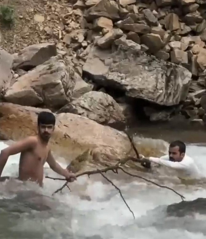uzungolde-dereye-dusen-turistin-cansiz-bedenine-ulasildi-arkadasi-kurtarildi-1.jpg