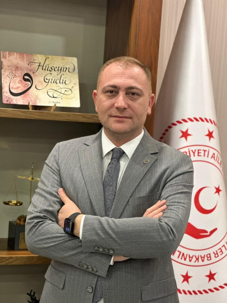 yaklasik-bir-yildir-rize-aile-ve-sosyal-hizmetler-il-muduru-olarak-gorev-yapan-huseyin-guclu-aile-ve-sosyal-hizmetler-bakanligi-ozel-kalem-mudurlugune-gorevlendirildi-1.jpg