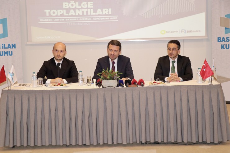 basin-ilan-kurumu-bik-genel-muduru-abdulkadir-cay-trabzonda-bir-otelde-duzenlenen-gazete-ve-internet-haber-sitesi-temsilcileri-bolge-toplantisinda-gazetecilerin-sorun-ve-taleplerini-dinledi-3.jpg