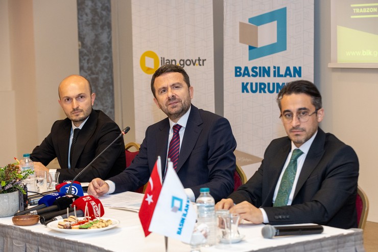 basin-ilan-kurumu-bik-genel-muduru-abdulkadir-cay-trabzonda-duzenlenen-gazete-ve-internet-haber-sitesi-temsilcileri-bolge-toplantisinda-gazetecilerin-sorun-ve-taleplerini-dinledi-1.jpg